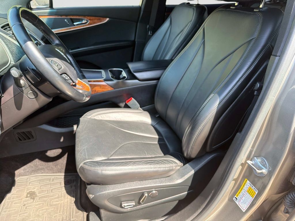 Used 2017 Lincoln MKX Reserve AWD/4WD image 21