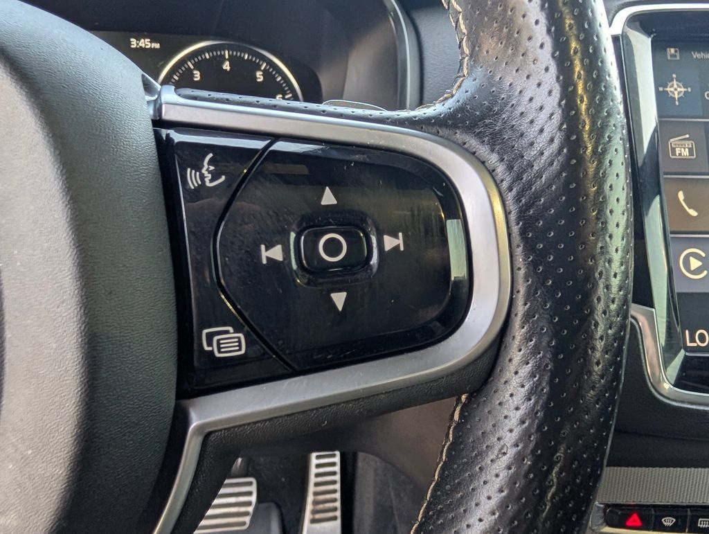 Used 2019 Volvo XC90 T6 R-Design w/ Advanced Package AWD/4WD image 9