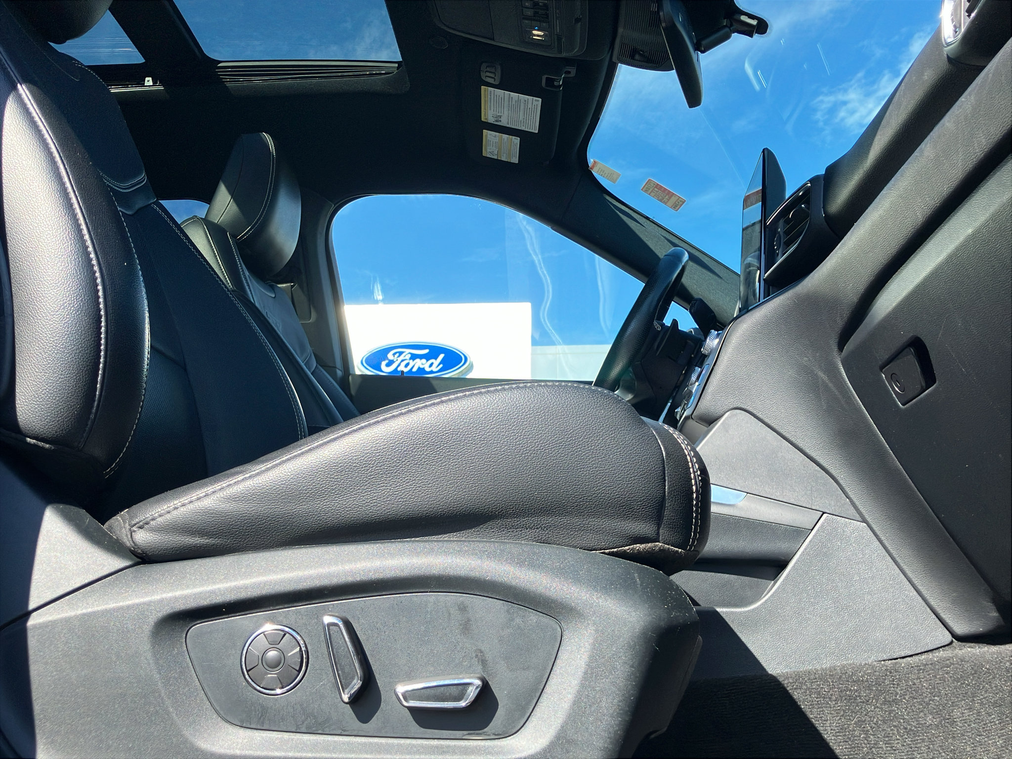 Used 2020 Ford Explorer ST w/ Premium Technology Package AWD/4WD image 40
