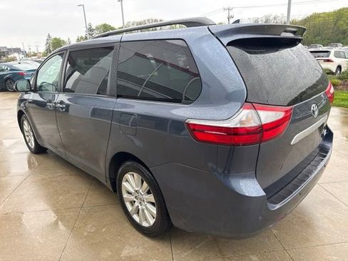Used 2017 Toyota Sienna Limited AWD/4WD image 5