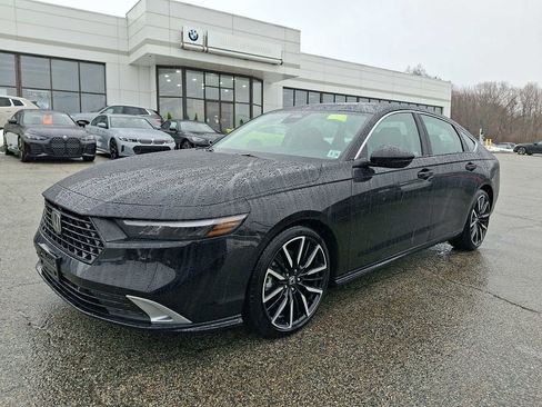 Used 2024 Honda Accord Touring image 3