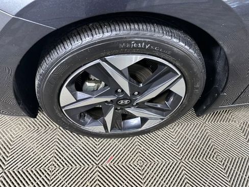 Used 2023 Hyundai Elantra SEL w/ Convenience Package image 10