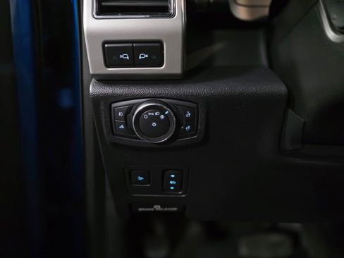 Used 2021 Ford F350 Lariat w/ Tremor Off-Road Package image 33