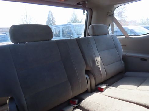 Used 2005 Toyota Sequoia SR5 image 31