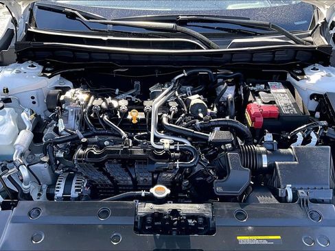 Used 2025 Nissan Altima 2.5 SR image 13