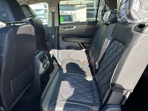 New 2026 Volkswagen Atlas SEL Premium R-Line AWD/4WD image 7