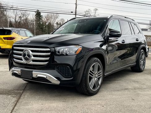 Used 2025 Mercedes-Benz GLS 450 4MATIC image 7