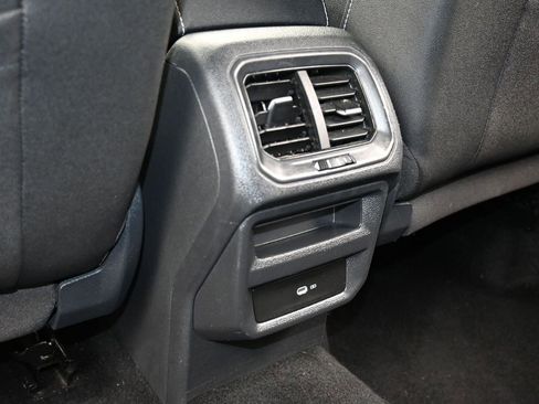 Used 2024 Volkswagen Taos SE image 35