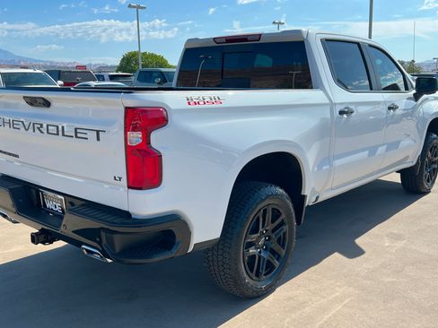 Used 2025 Chevrolet Silverado 1500 LT Trail Boss w/ Convenience Package II AWD/4WD image 6