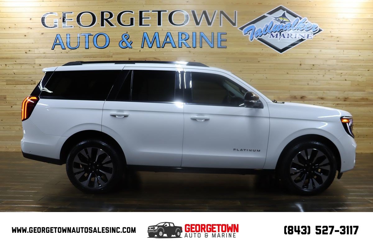 Used 2025 Ford Expedition Platinum w/ Driver's Package AWD/4WD image 1