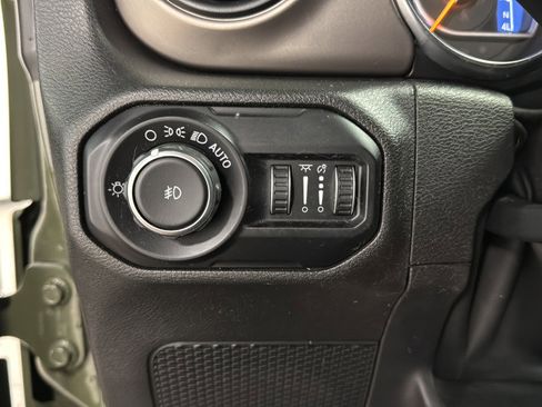 Used 2020 Jeep Wrangler Unlimited Sport S image 16