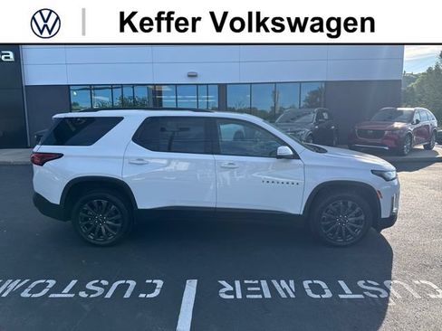 Used 2023 Chevrolet Traverse RS AWD/4WD image 2