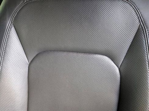 Used 2023 Land Rover Defender 90 S image 14