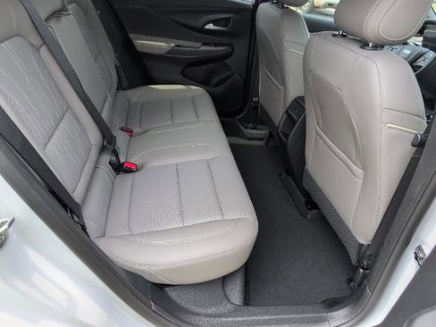 New 2025 Buick Envista Avenir image 13
