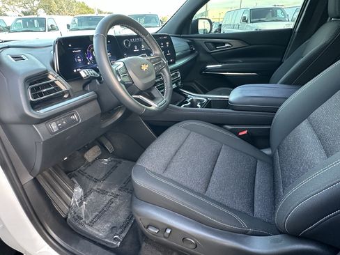 Certified 2025 Chevrolet Traverse LT image 30