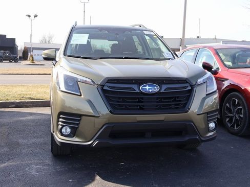 Used 2022 Subaru Forester Limited image 2