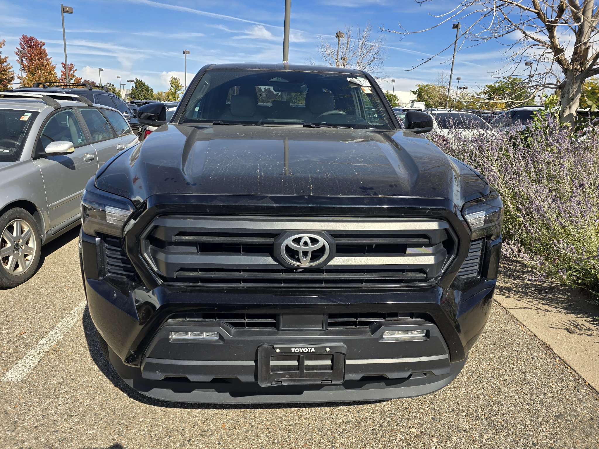 Used 2024 Toyota Tacoma SR5 AWD/4WD image 9