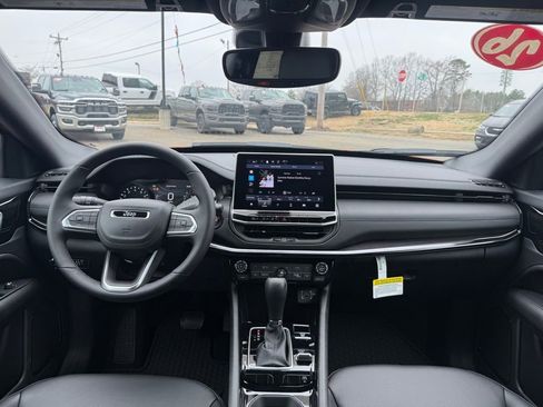 New 2026 Jeep Compass Latitude AWD/4WD image 39