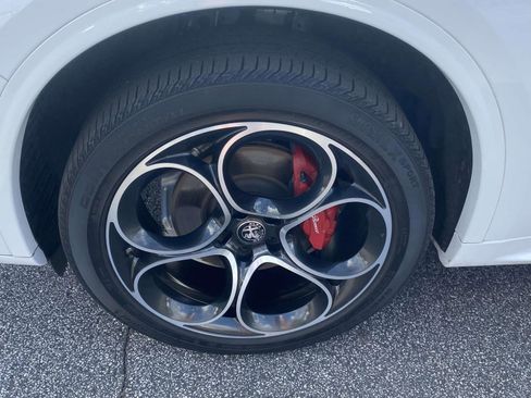 Used 2022 Alfa Romeo Stelvio Veloce image 24