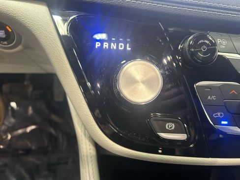 Used 2022 Chrysler Pacifica Limited image 17