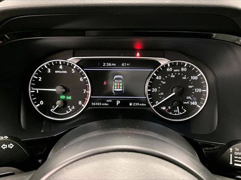 Used 2024 Nissan Pathfinder SV image 25