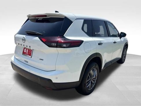 Used 2024 Nissan Rogue S AWD/4WD image 8