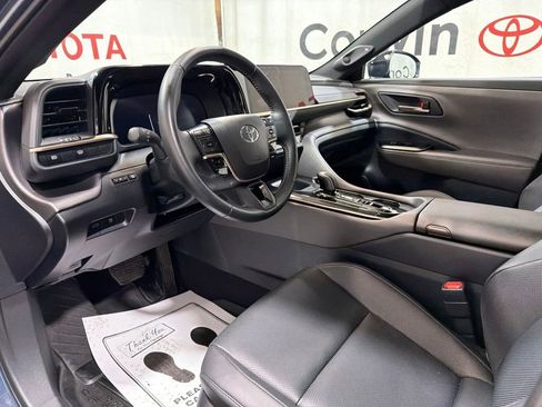 Used 2025 Toyota Crown AWD/4WD image 22