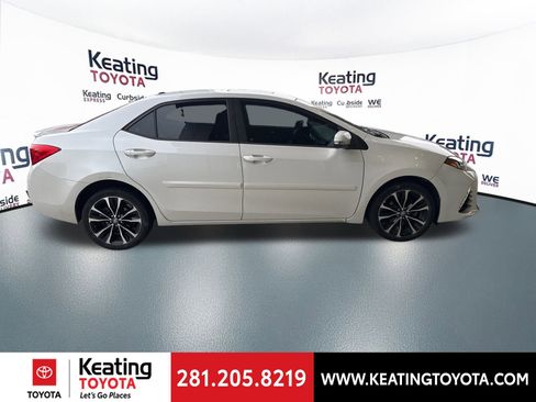 Used 2018 Toyota Corolla XSE image 2