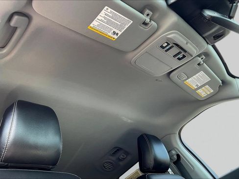 Used 2022 Ford Explorer Limited RWD image 32