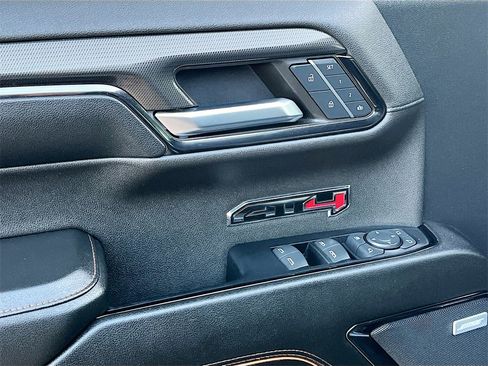 Used 2024 GMC Sierra 1500 AT4 w/ Technology Package image 17