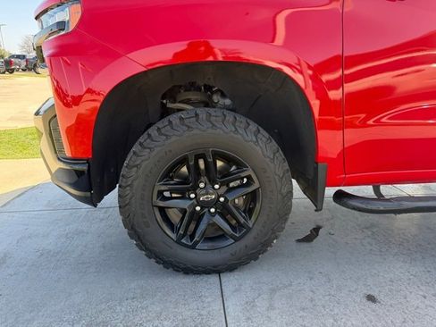 Used 2021 Chevrolet Silverado 1500 LT Trail Boss w/ Convenience Package II image 4