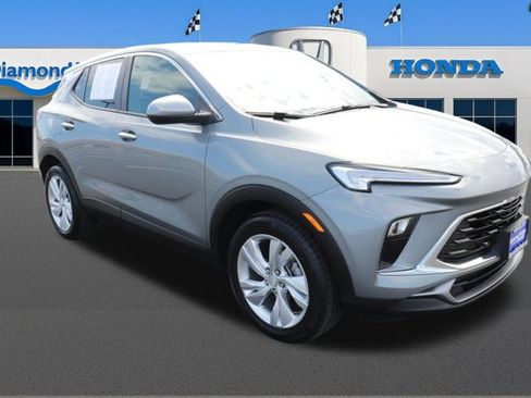 Used 2025 Buick Encore GX Preferred FWD image 1