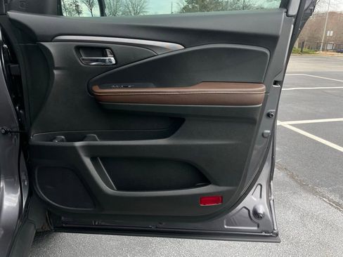 Certified 2025 Honda Ridgeline RTL image 30