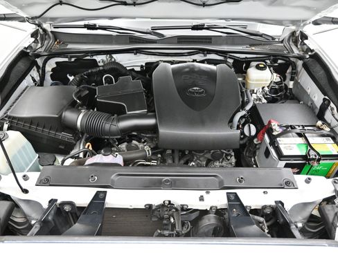 Used 2020 Toyota Tacoma TRD Off-Road image 7