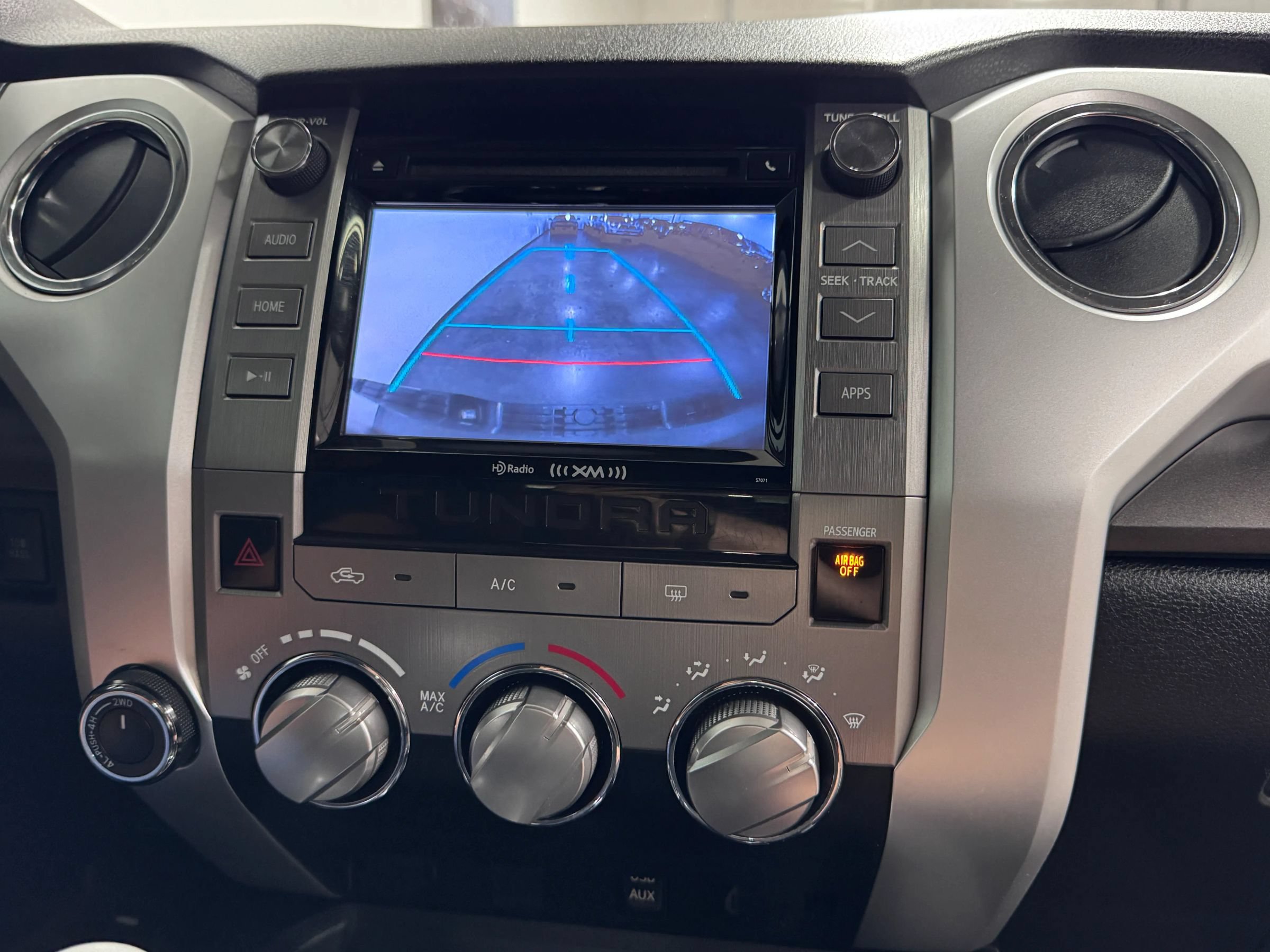 Used 2014 Toyota Tundra SR5 w/ SR5 Upgrade Package AWD/4WD image 9