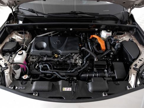 Used 2022 Toyota Venza XLE image 50