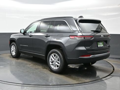 New 2026 Jeep Grand Cherokee Laredo image 4