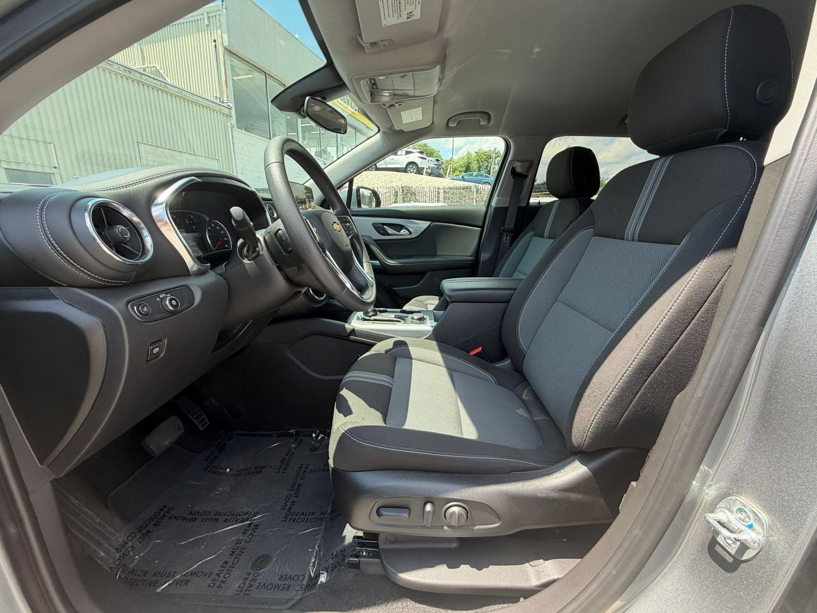 Used 2025 Chevrolet Blazer LT FWD image 29
