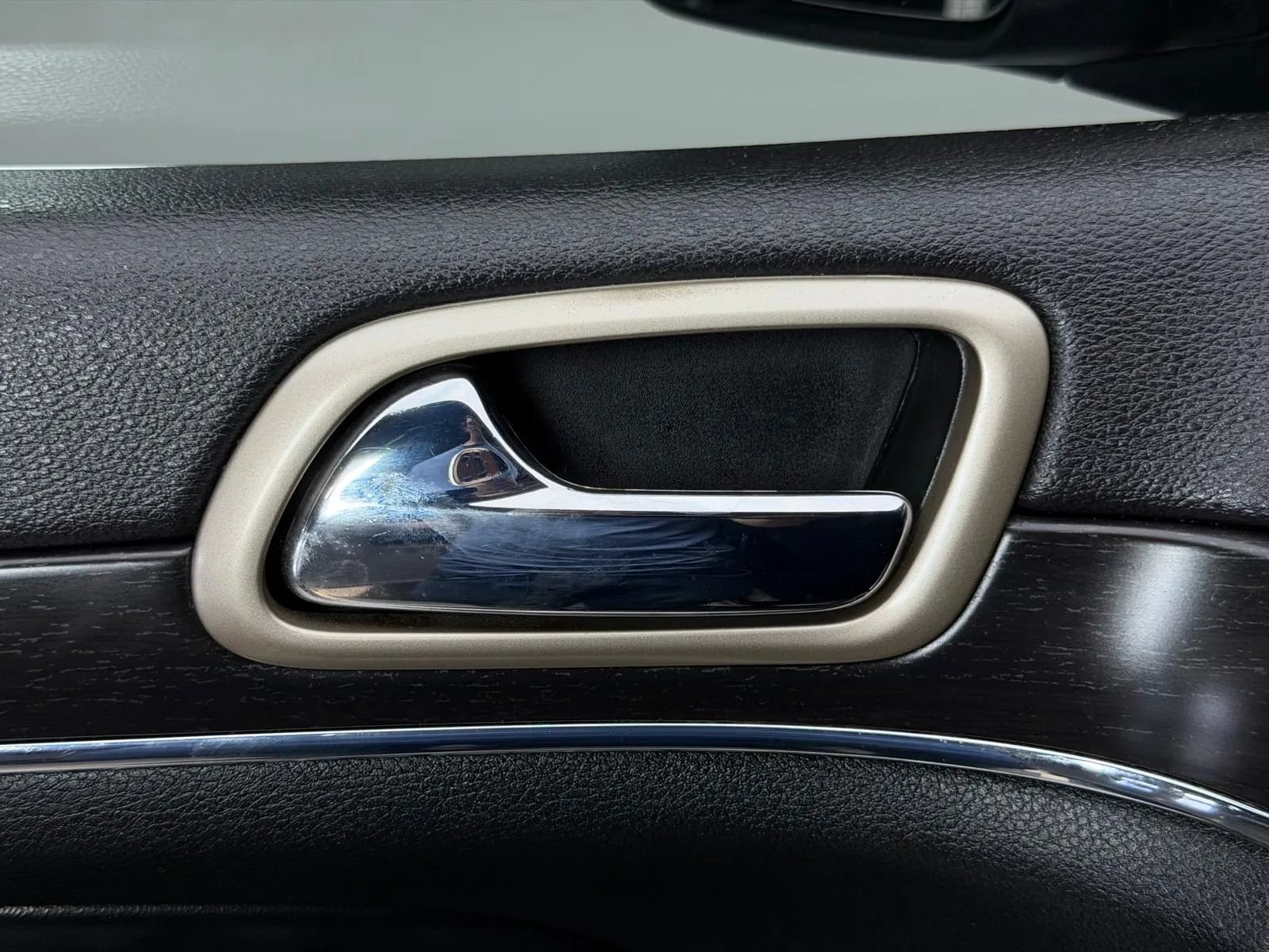 Used 2014 Jeep Grand Cherokee Limited RWD image 26