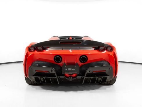 Used 2023 Ferrari SF90 Spider image 9