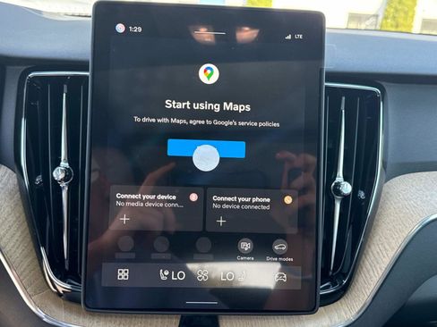 New 2026 Volvo XC60 B5 Plus w/ Climate Package image 22