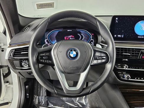 Used 2023 BMW 530e 530e iPerformance w/ Convenience Package image 27