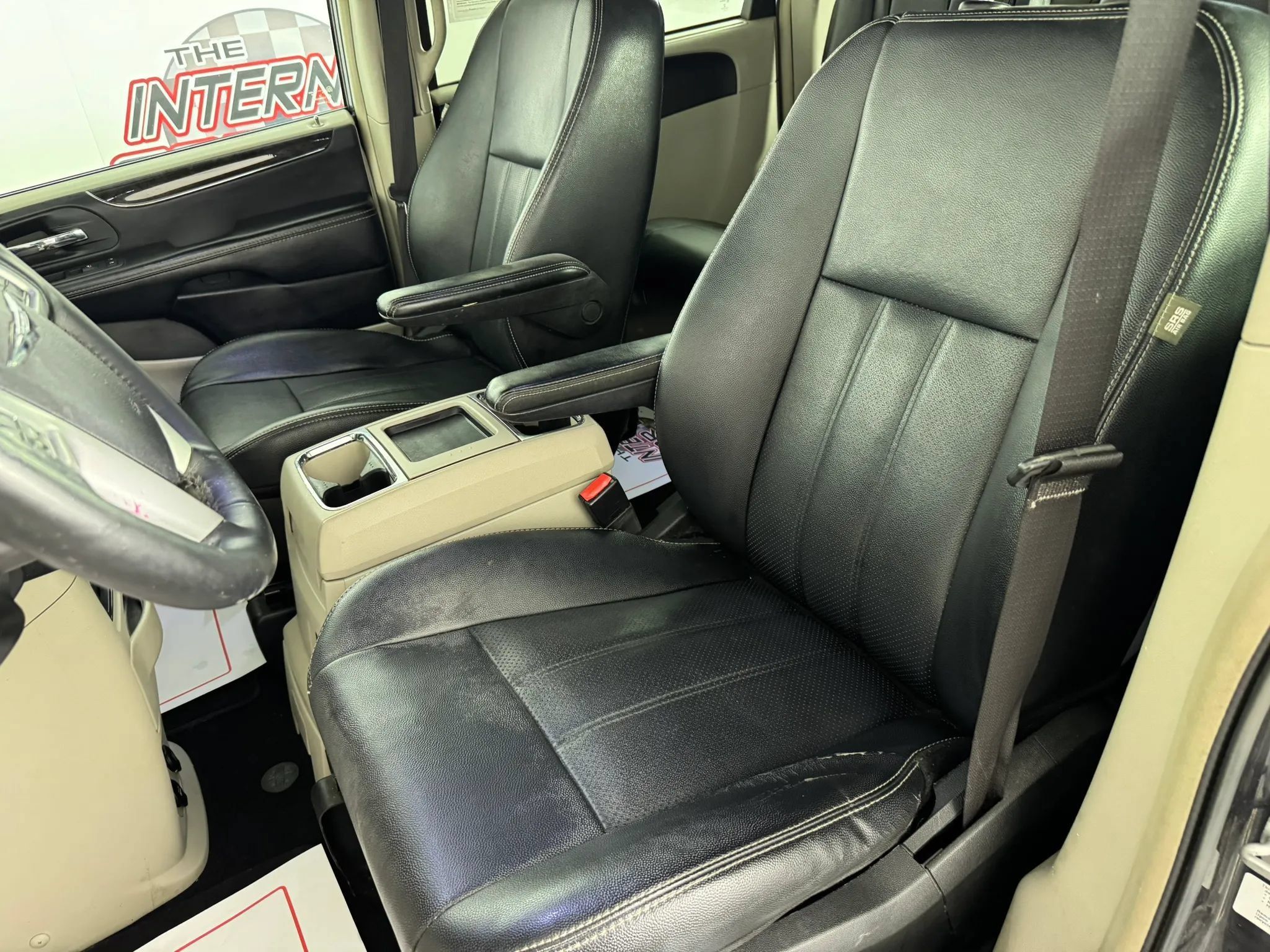 Used 2014 Chrysler Town & Country Touring-L w/ Driver Convenience Group FWD image 29