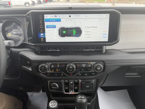 Used 2025 Jeep Wrangler Sahara w/ Safety Group image 24