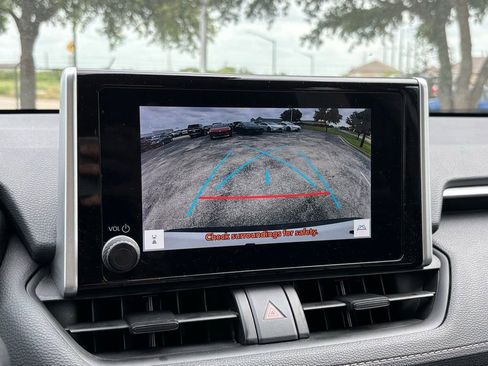 Used 2024 Toyota RAV4 XLE FWD image 10