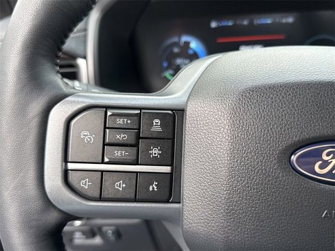 Used 2024 Ford F150 Lightning Lariat image 25