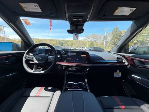 New 2026 Chevrolet Traverse RS w/ LPO, Floor Liner Package AWD/4WD image 27