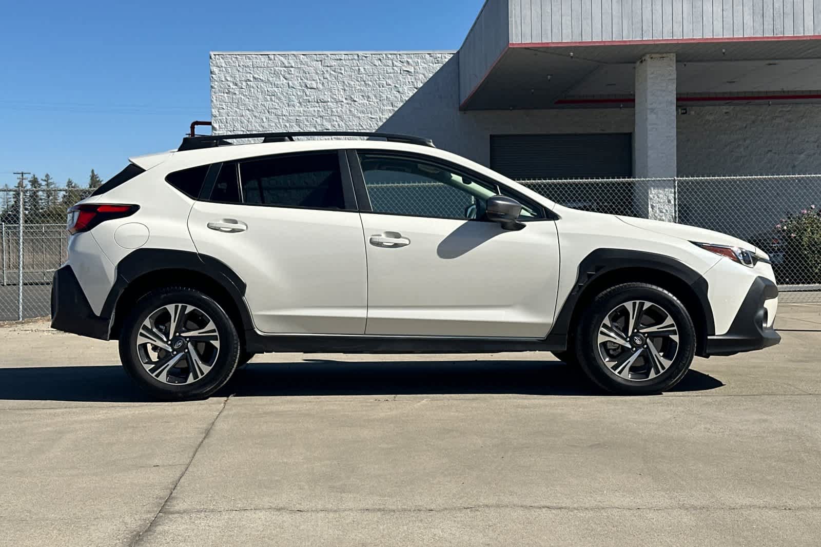 Used 2024 Subaru Crosstrek 2.0i Premium AWD/4WD image 2