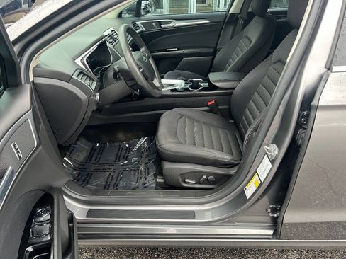 Used 2014 Ford Fusion SE FWD image 19