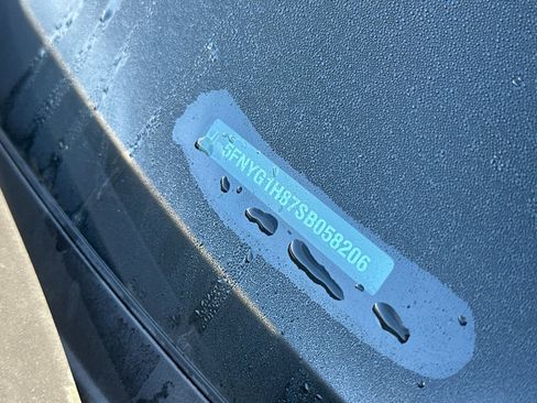 Used 2025 Honda Pilot Elite image 3